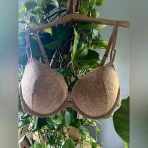 Victoria Secret Lace Bra - Tan/Like New